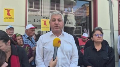 EMEP Genel Başkanı Seyit Aslan, Madımak Oteli önünde Sivas Katliamı’nda