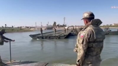 Suriye'nin Deyrizor kentinde Fırat Nehri'nde sivilleri taşıyan feribotun batması sonucu