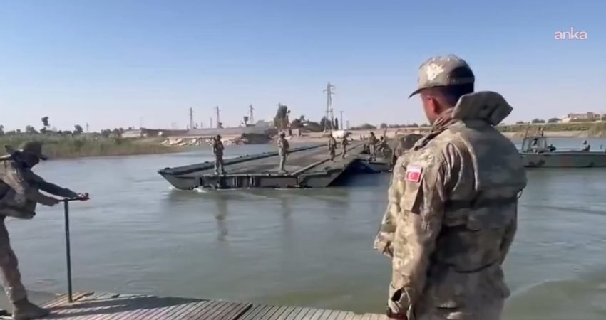 Suriye'nin Deyrizor kentinde Fırat Nehri'nde sivilleri taşıyan feribotun batması sonucu