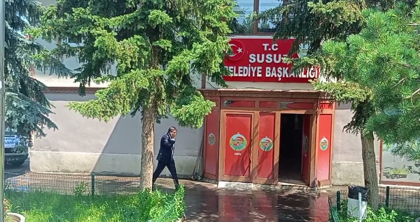 Kars’ın Susuz ilçesi belediye Başkanı Oğuz Yantemur ve Belediye Meclis