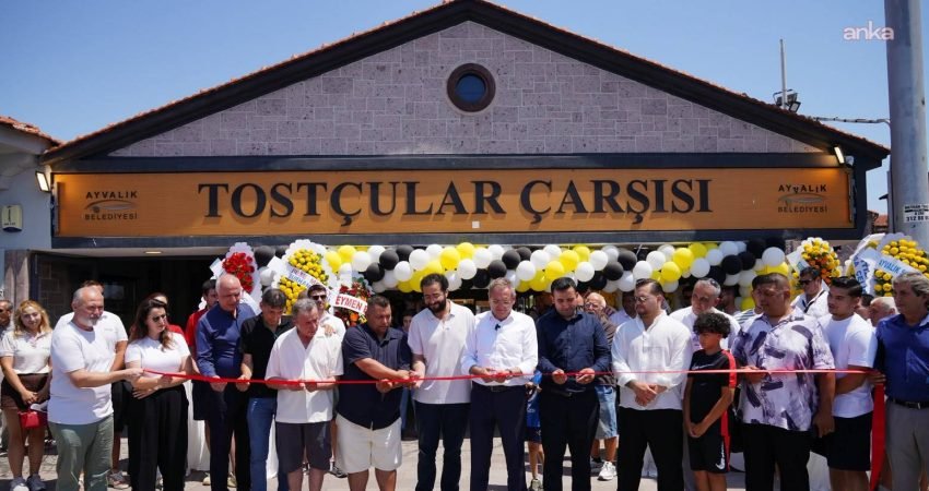 Ayvalık Tostçular Çarşısı'ndaki 11 esnaf, tek bir şirket çatısı altında