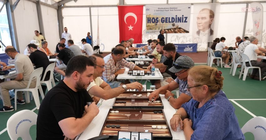Tavla tutkunları, Büyükçekmece Belediyesi 3. Geleneksel Klasik Tavla Turnuvası’nda buluştu.