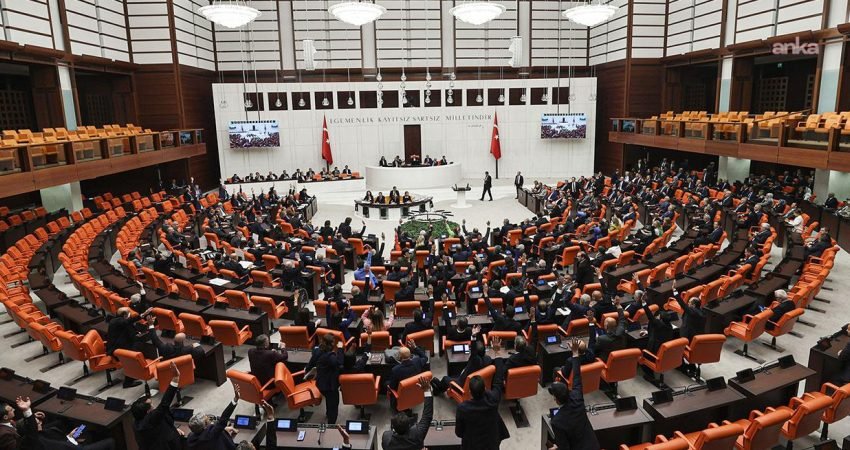 TBMM Genel Kurulu'nda, AK Parti Grubu'nun Meclis'in çalışma takvimi ile