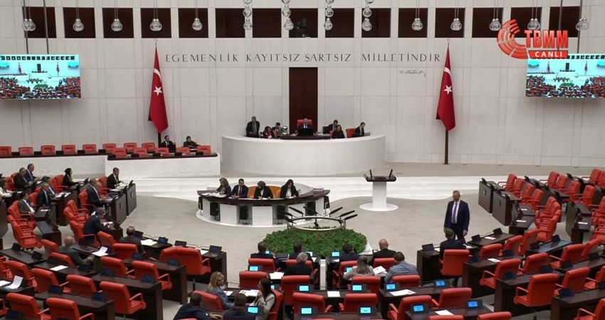 TBMM Genel Kurulu'nda konuşan CHP Grup Başkanvekili Murat Emir, İBB soruşturmasında