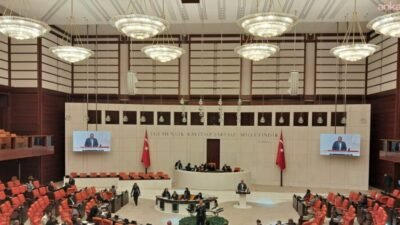 CHP Grup Başkanvekili Murat Emir, TBMM Genel Kurulu'nda gazeteci Alican