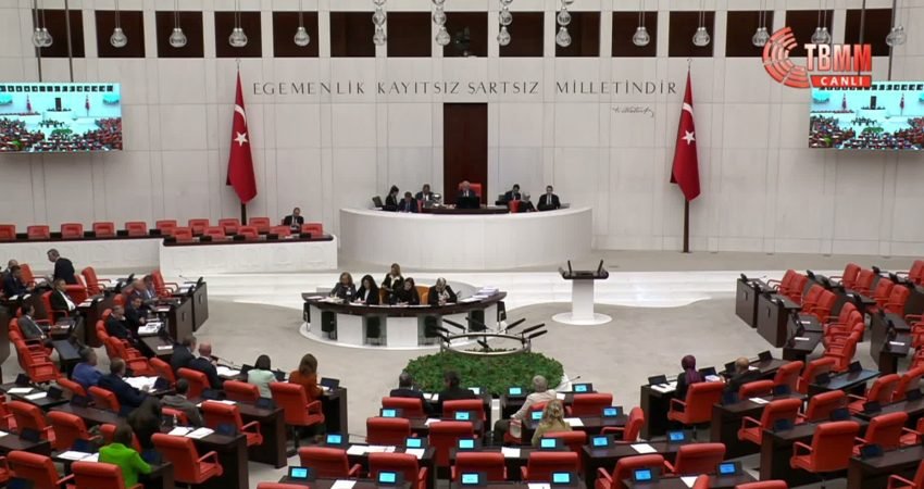 TBMM Genel Kurulu'nda, grup başkanvekilleri gündeme ilişkin değerlendirmelerde bulundu. Muhalefet,