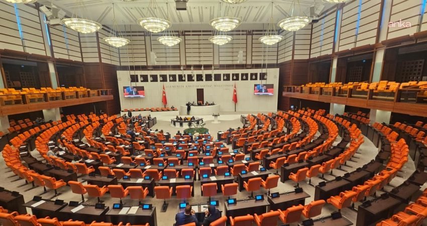 TBMM Genel Kurulu'nda, üniversitelerden ilişiği kesilen öğrencilere yeniden öğrenim hakkı