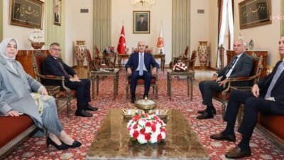 TBMM Başkanı Numan Kurtulmuş’un siyasi parti turunda ana hatlarını paylaştığı