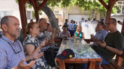 Tepebaşı Belediye Başkanı Ahmet Ataç, Yeşiltepe Mahallesi'nde vatandaşlarla bir araya