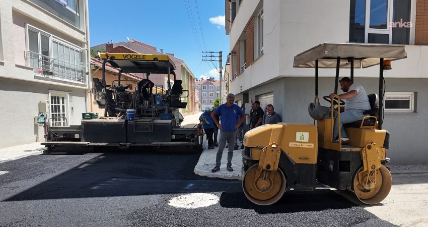 Tepebaşı Belediyesi Fen İşleri Müdürlüğü ekipleri, Ertuğrulgazi Mahallesi Filo Sokak, Rüzgarlı