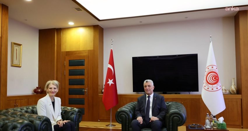 Ticaret Bakanı Ömer Bolat, görev süresini tamamlayarak Türkiye'den ayrılmaya hazırlanan