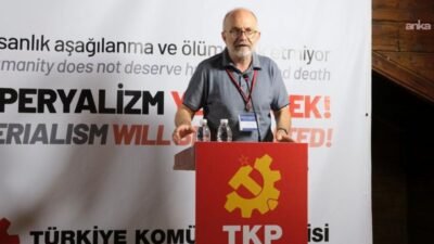 Türkiye Komünist Partisi (TKP) Genel Sekreteri Kemal Okuyan, İstanbul'da düzenlenen
