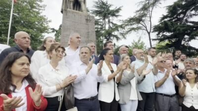 CHP Trabzon il ve ilçe teşkilatlarının yöneticileri ile partili belediye
