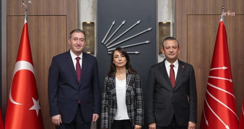 DEM Parti Eş Genel Başkanları Tülay Hatimoğulları ve Tuncer Bakırhan,