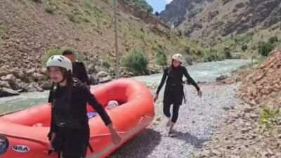 Türkiye'nin farklı illerinden sporcuların katıldığı Rafting Türkiye Şampiyonası'nın 3. Ayak