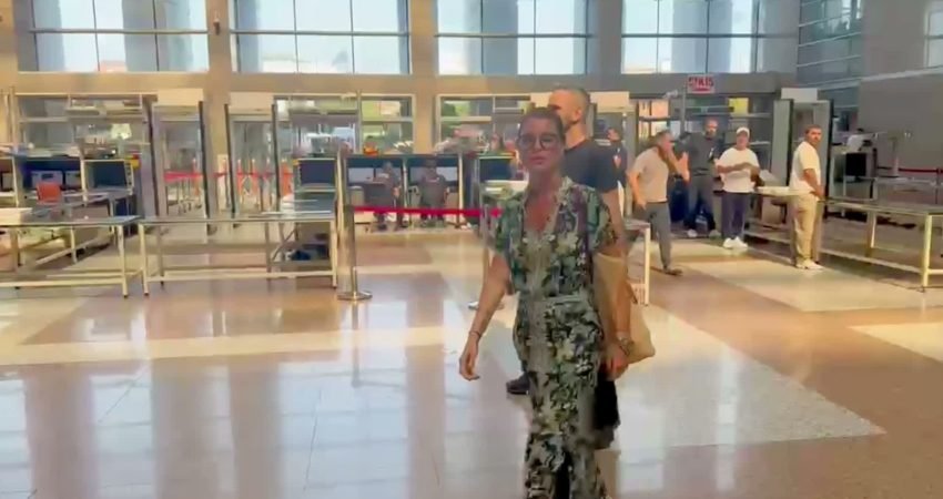 Ahbap Derneği’ne yönelik yürütülen soruşturma kapsamında şarkıcılar Gülben Ergen ve