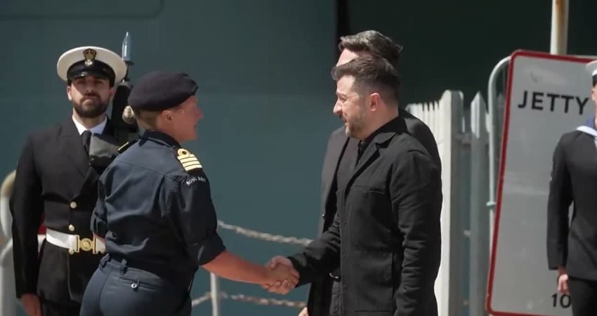 Ukrayna Devlet Başkanı Volodimir Zelenskiy, Birleşik Krallık Başbakanı Andy Burnham