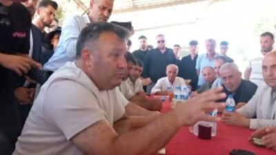 Zafer Partisi Genel Başkanı Ümit Özdağ, Samsun'un Bafra ilçesinde Yaş Sebze