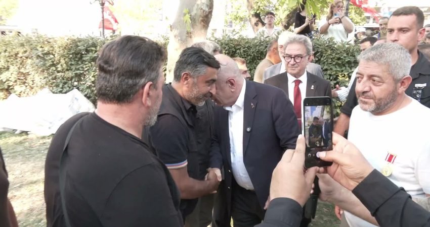 Zafer Partisi Genel Başkanı Ümit Özdağ, er şehit yakınları ve gazilerin