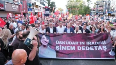 Üsküdar Belediye Başkanı Sinem Dedetaş'ın  gözaltına alınması bir yürüyüşle