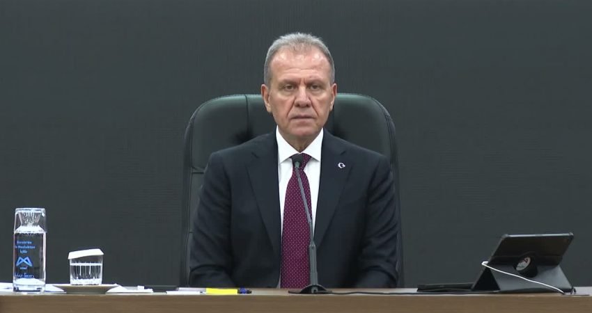 TBB ve Mersin Büyükşehir Belediye Başkanı Vahap Seçer, Silifke Belediyesi'ne
