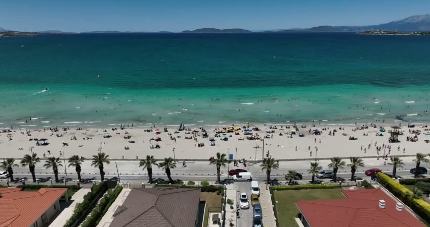 İzmir'de yaşayan vatandaşlar, yüksek yaşam maliyetleri ve alım gücündeki düşüş