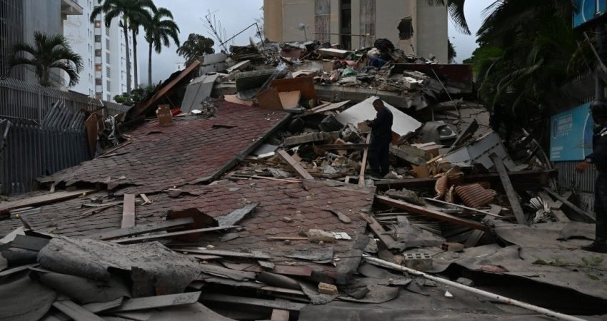 Venezuela'da geçen hafta meydana gelen yıkıcı depremlerin ardından enkaz altında