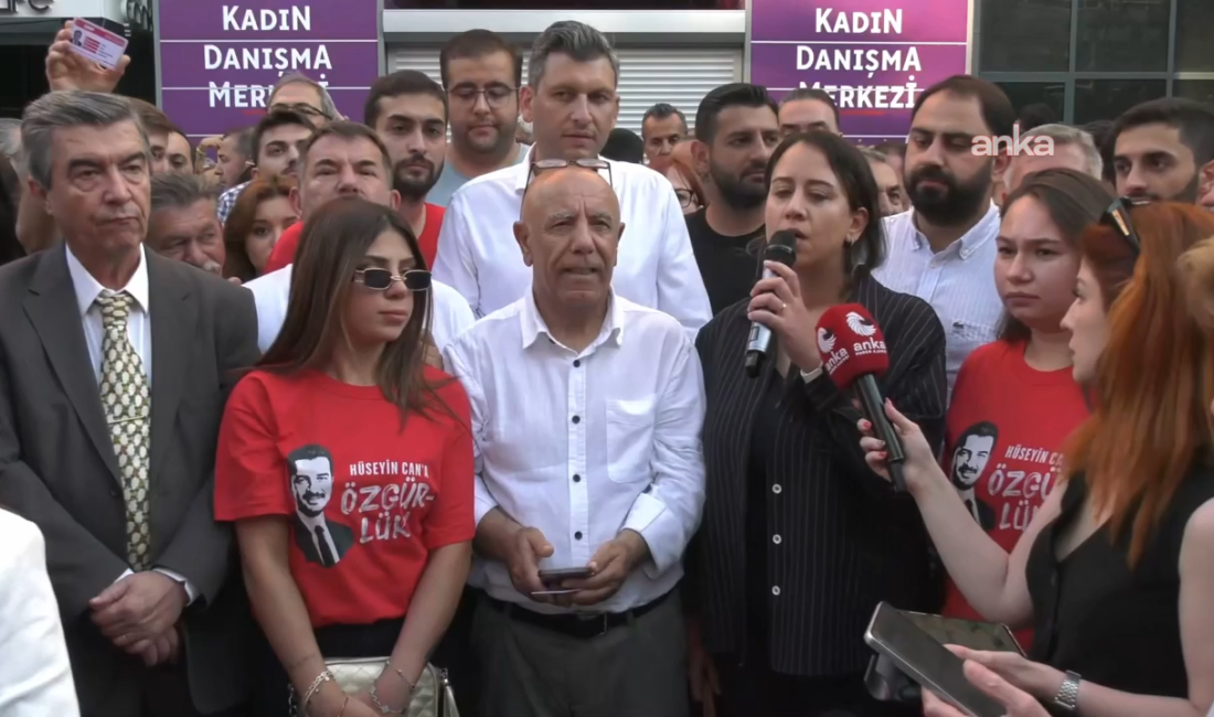 CHP’nin Ankara’daki eski il yönetim partiden istifa ettiklerini açıkladı. Görevden