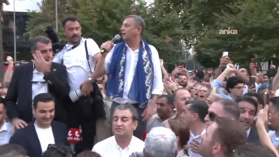CHP Grup Başkanı Özgür Özel, "Kimse korkmasın asla. Ne acele