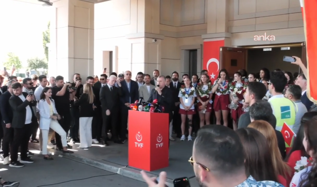 Milletler Ligi Şampiyonu Filenin Sultanları yurda döndü… Kaptan Gizem Örge: “2023’ün altın yazını tekrardan yaşatmak istiyoruz” 2026 FIVB Milletler Ligi'nde şampiyonluğa ulaşan A Milli Kadın Voleybol