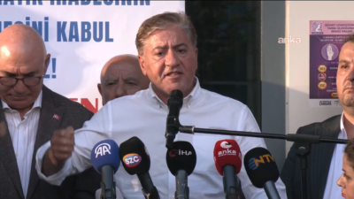 CHP Grup Başkanvekili Murat Emir, Türkiye'nin bir yol ayrımında olduğunu