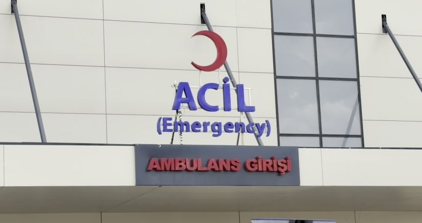 Burdur'un Kemer ilçesinde yaklaşık 15 gün önce ormanda çalışırken vücuduna