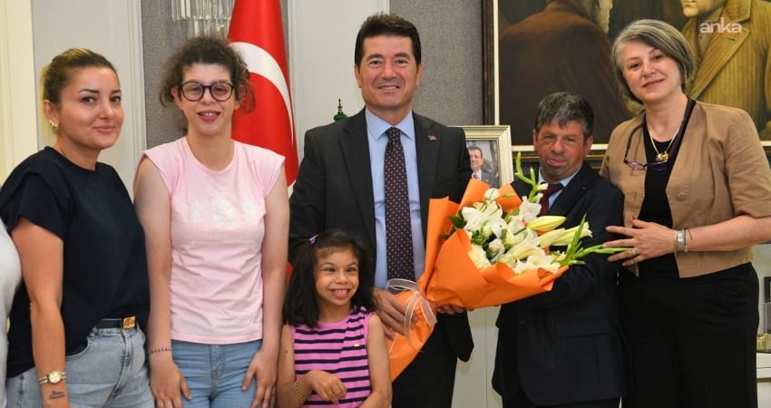 Williams Sendromu Derneği yöneticileri, 'Paşa' ismiyle tanınan Enver Öztürk’ün Ortahisar