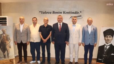 Yalova’da Cumhuriyet Halk Partisi’nin 6 belediye başkanı YENİ Parti’ye geçtiklerini