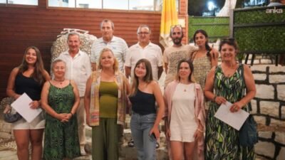 Seferihisar Belediyesi’nin “Yaşamdan Yazıya” atölyesi ikinci buluşmasını Çamlık Genç Kafe’de