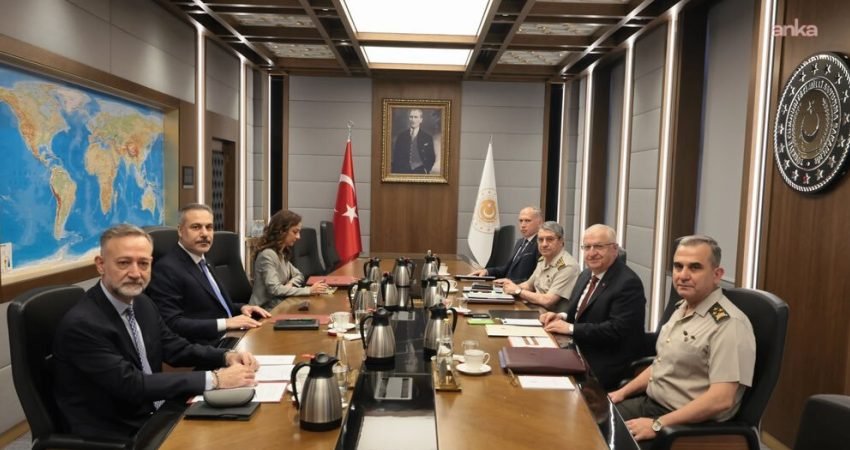 Milli Savunma Bakanı Yaşar Güler ile Dışişleri Bakanı Hakan Fidan,
