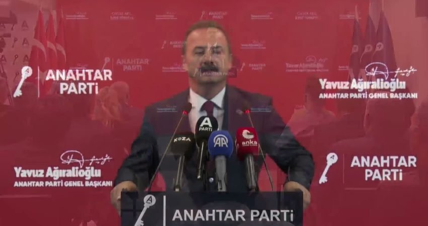 Anahtar Parti Genel Başkanı Yavuz Ağıralioğlu, eşit özlük hakları talebiyle 11