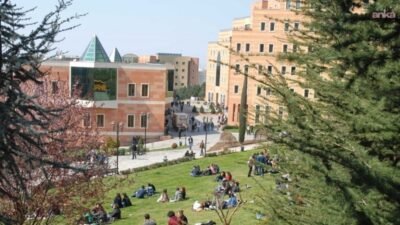 Yeditepe Üniversitesi, Hukuk Fakültesi'nin 7 Temmuz'da gerçekleştirilen mezuniyet töreninde Kur'an-ı