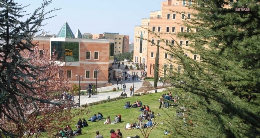 Yeditepe Üniversitesi, Hukuk Fakültesi'nin 7 Temmuz'da gerçekleştirilen mezuniyet töreninde Kur'an-ı