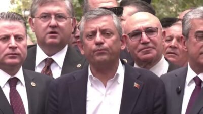 Yeni Parti'nin kurulmasının ardından konuşan Manisa Milletvekili Özgür Özel, "Günün