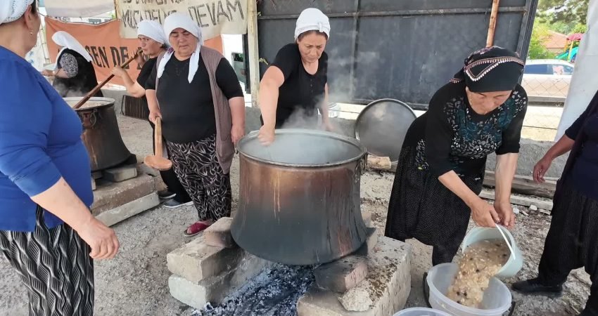 Yozgat’ın Sorgun İlçesine bağlı Bahadın Beldesi’nde her yıl düzenlenen Aşure