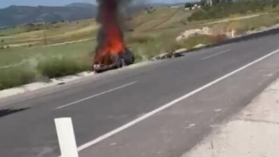 Yozgat'ın Aydıncık ilçesine bağlı Kazankaya köyü yakınlarında kontrolden çıkan otomobil