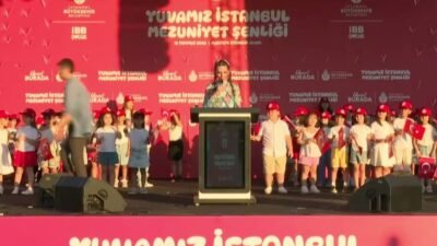 İBB Başkanvekili Nuri Aslan, Yuvamız İstanbul Çocuk Etkinlik Merkezleri’nin mezuniyet
