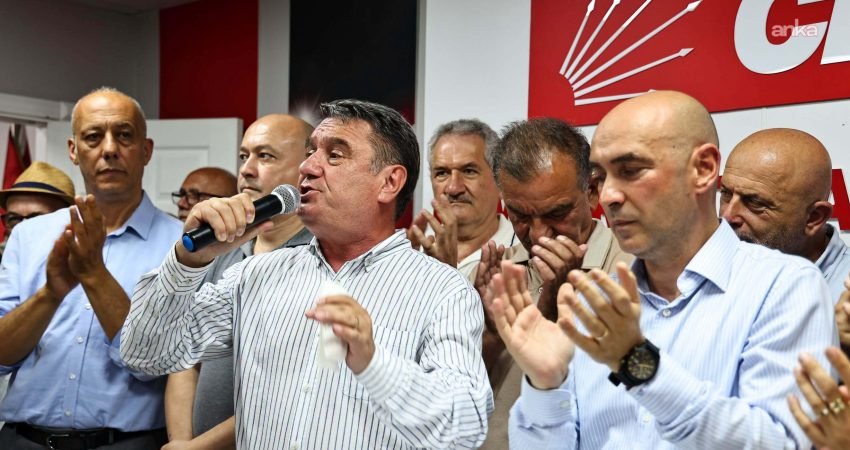 Zonguldak Belediye Başkanı Tahsin Erdem, 16 belediye meclis üyesiyle birlikte