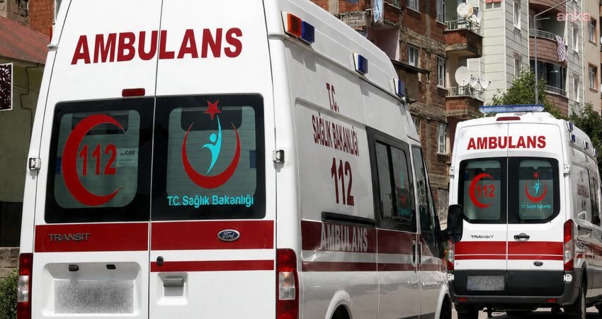 Zonguldak'ın Alaplı ilçesinde "pat pat" olarak bilinen tarım aracının devrilmesi