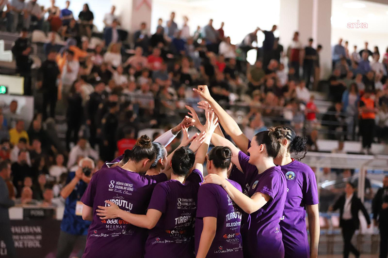 Turgutlu Belediyespor, spor salonundaki reklam alanlarını satışa çıkardı Turgutlu Belediyesi Kadın Basketbol ve Voleybol takımlarının yeni sezon çalışmaları