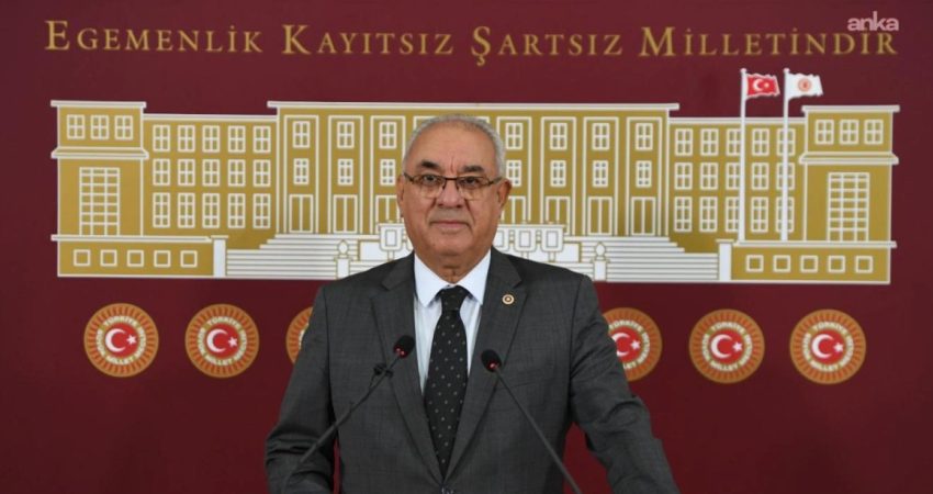 Demokratik Sol Parti (DSP) Genel Başkanı Önder Aksakal, 17 Ağustos