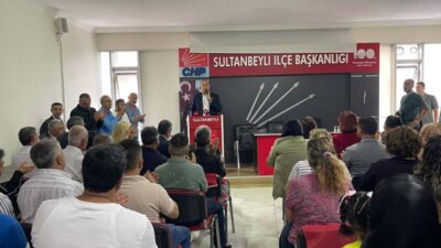 CHP İstanbul İl Başkanı Gürsel Tekin, Sultanbeyli ilçe binasında devir