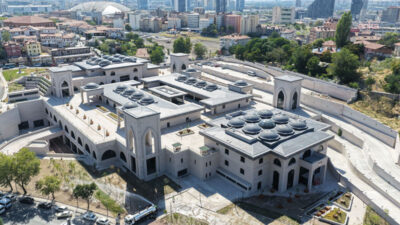 ABB, Ulus’ta dolmuşları tek çatı altında topladı Ankara Büyükşehir Belediyesi’nin 2019 yılında yüzde 30 seviyesinde devraldığı "Ulus