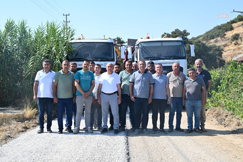 Manisa Büyükşehir Beldiyesi’nden üzüm hasadı öncesi Sarıgöl’de yol yenileme çalışması Manisa Büyükşehir Belediyesi, Sarıgöl ilçesinde Yeşiltepe, Bahadırlar ve Tekeliler mahallelerini